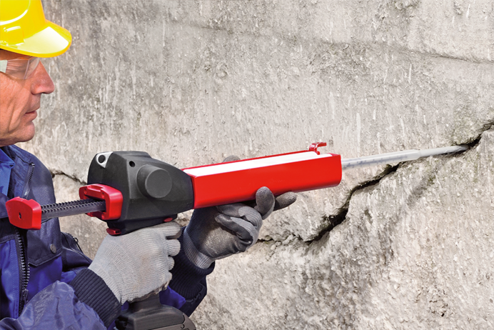 Fixing a crack in a wall 1384x923